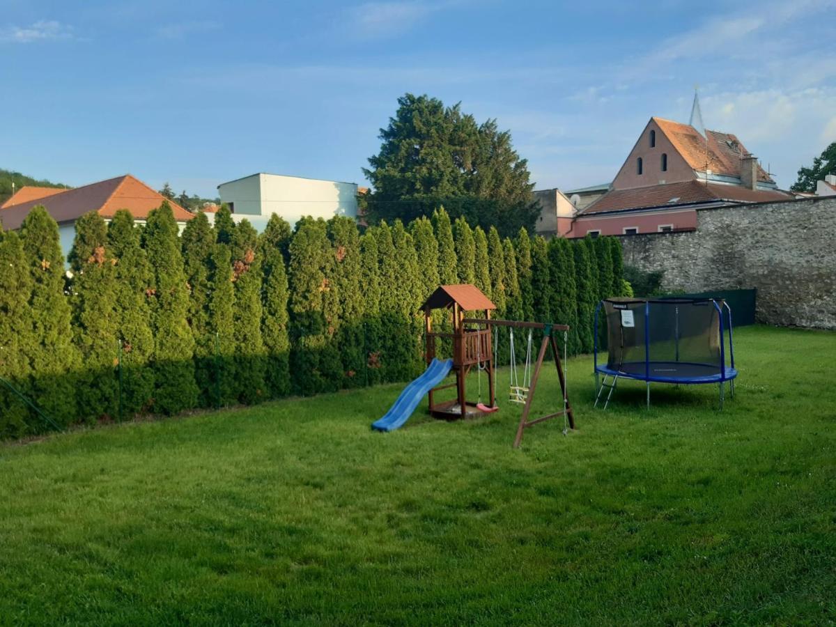 Saeli Apartments Mikulov Luaran gambar