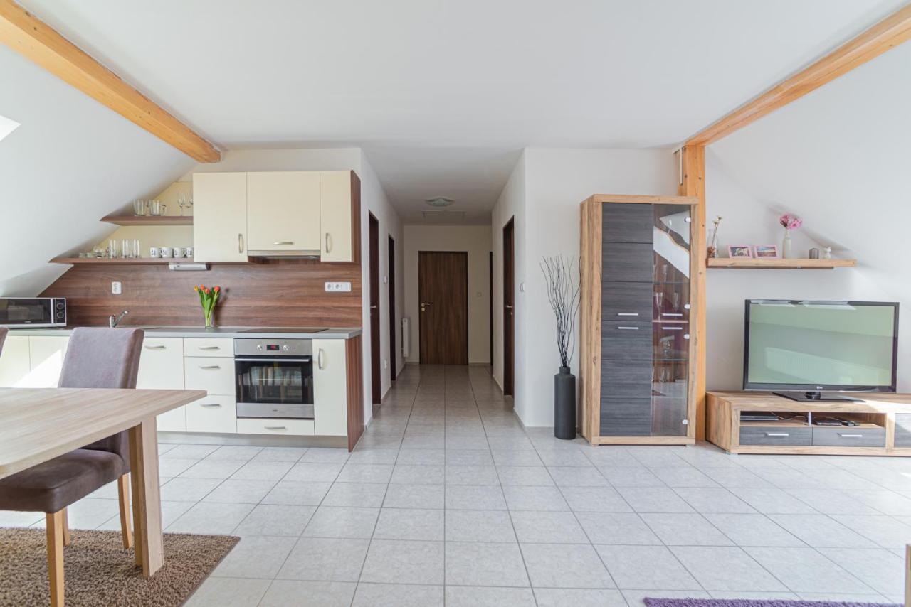 Saeli Apartments Mikulov Luaran gambar