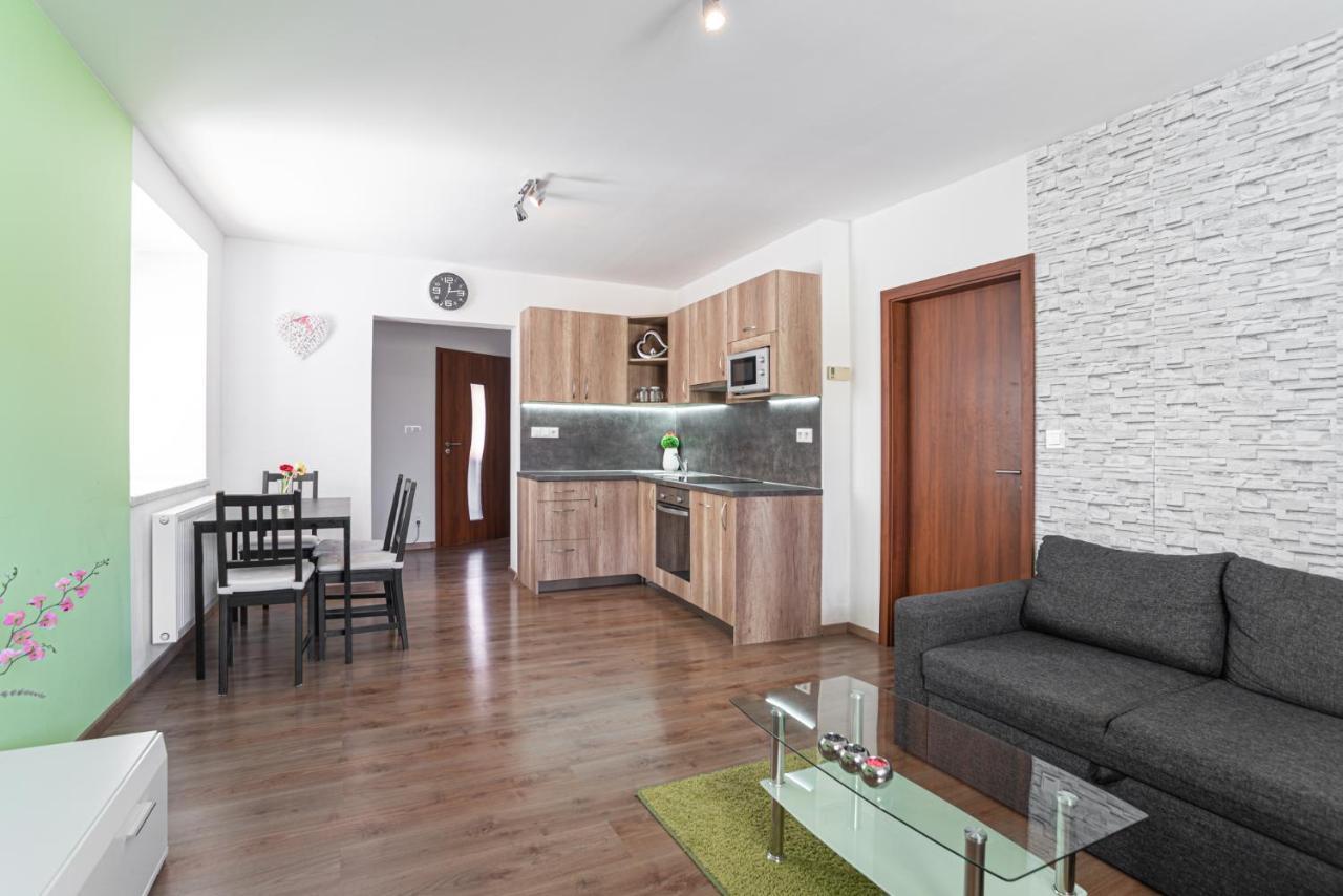Saeli Apartments Mikulov Luaran gambar